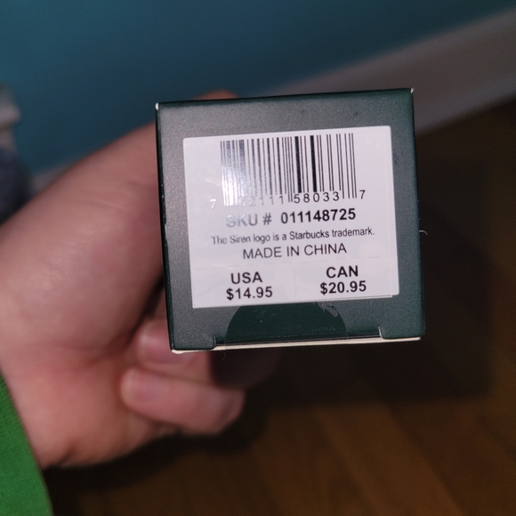 NWT Starbucks White Iridescent 24oz Tumbler & Black Keychain - Picture 4 of 5